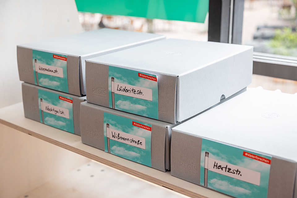 Forschungsboxen zu Straßennamen in Kiel