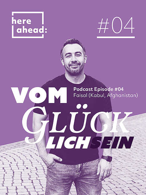 Here_Ahead_Plakat_04.jpg Poster mit Porträt und Text aus der Podcastreihe „Wurzeln & Wege“ von HERE AHEAD